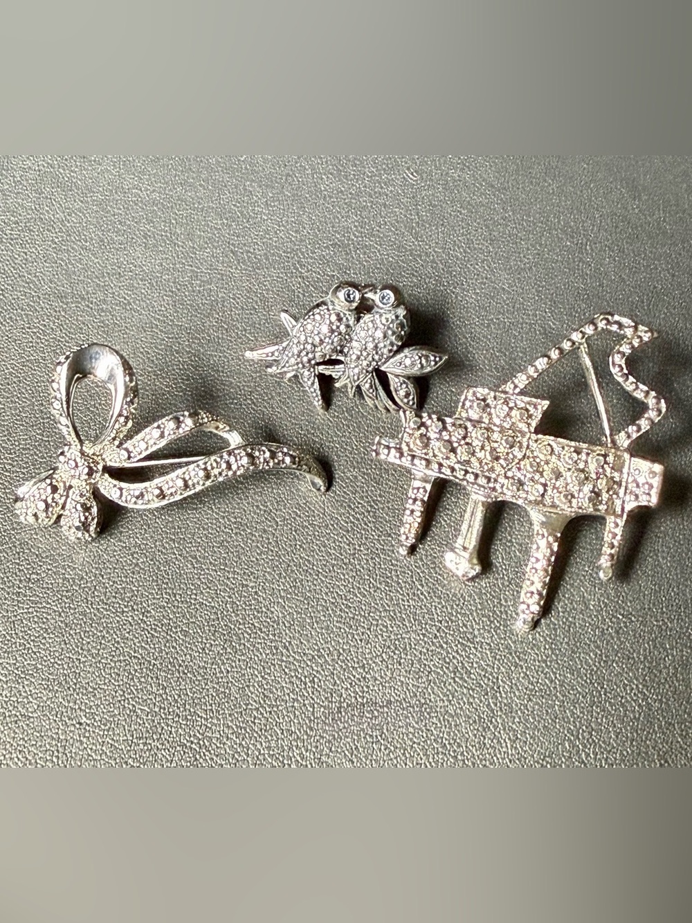 vtg Piano Bow Bird brooches